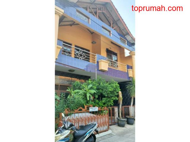 Dijual Rumah Tingkat Strategis di Duren Jaya Bekasi AG1796