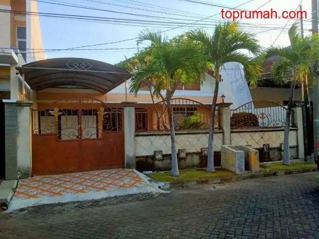Rumah Luas Klampis Indah di Kawasan Perumahan Surabaya